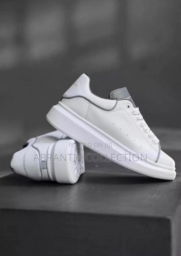 Original Alexander McQueen All White · Photo 2