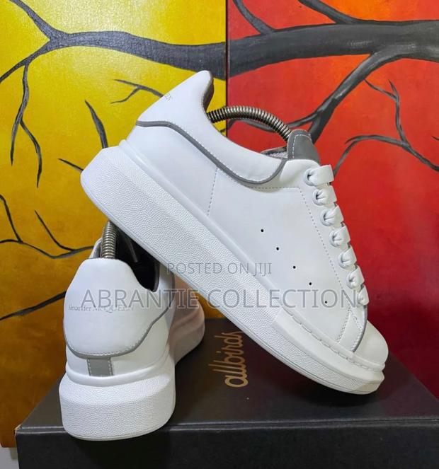 Original Alexander McQueen All White · Photo 1