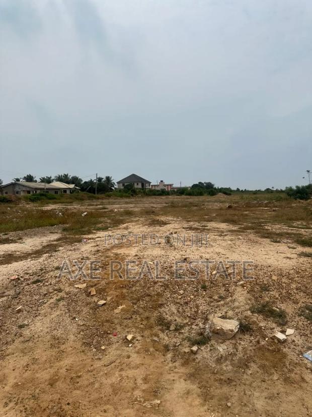 Smart Way ! Invest in Half Plots at Prampram Beach Lane · Photo 3