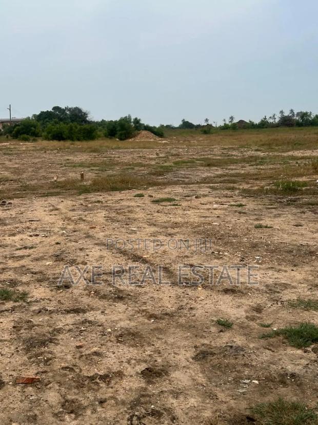 Hot Spot Half Plot ! Prampram Beach Lane · Photo 1