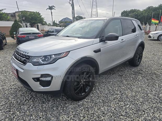 Land Rover Discovery Sport HSE 2016 Silver · Photo 3