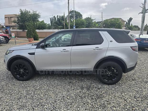 Land Rover Discovery Sport HSE 2016 Silver · Photo 4