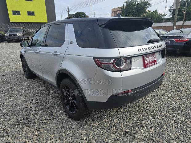 Land Rover Discovery Sport HSE 2016 Silver · Photo 5