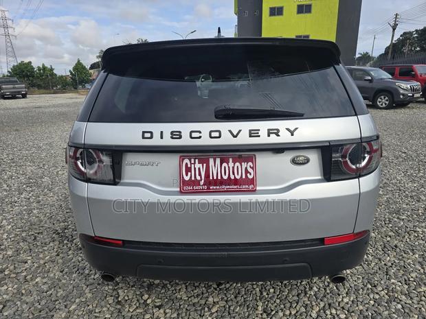 Land Rover Discovery Sport HSE 2016 Silver · Photo 6