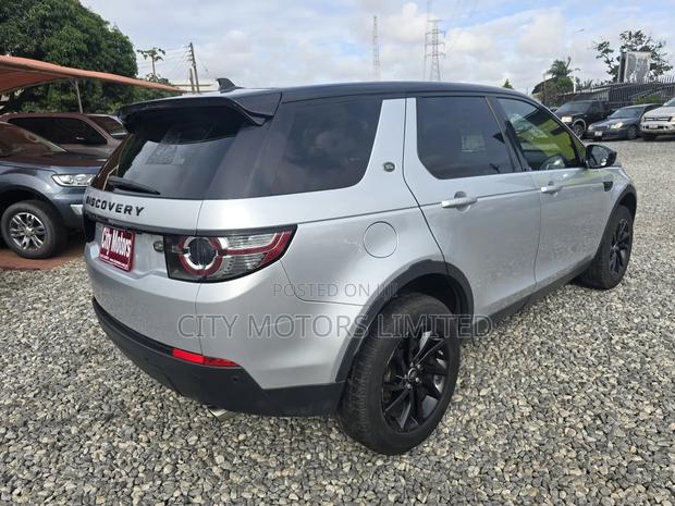 Land Rover Discovery Sport HSE 2016 Silver · Photo 7