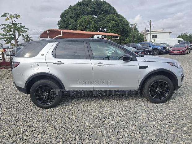 Land Rover Discovery Sport HSE 2016 Silver · Photo 8