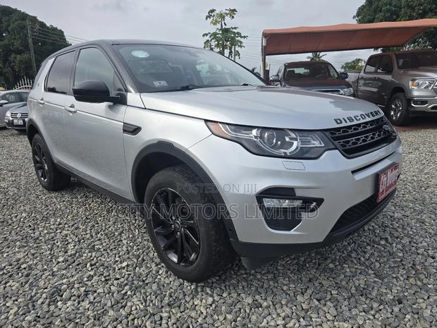 Land Rover Discovery Sport HSE 2016 Silver · Photo 1