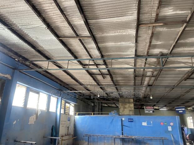 1000 SQM Warehouse Plus Apartment at North Kaneshie Industrial Area · Photo 3