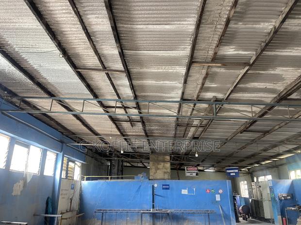 1000 SQM Warehouse Plus Apartment at North Kaneshie Industrial Area · Photo 4