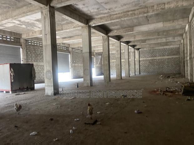 2000 SQM Warehouse for Sale at North Kaneshie Industrial Area · Photo 3