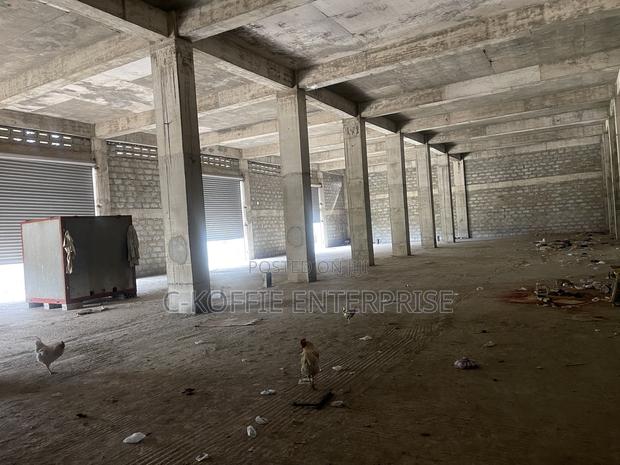 2000 SQM Warehouse for Sale at North Kaneshie Industrial Area · Photo 4