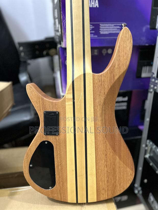 Ibanez Base Guitar · Photo 4