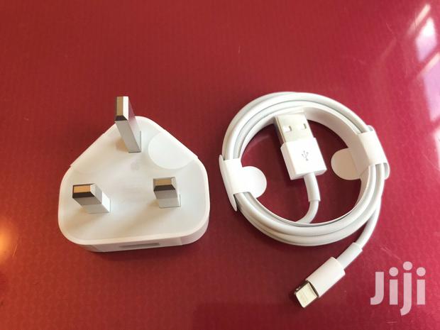 Apple iPhone Charger · Photo 1