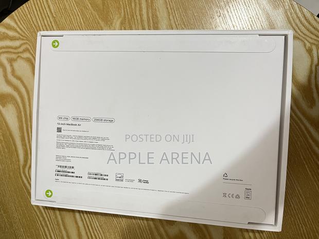 New Laptop Apple MacBook Air 2025 M4 13-inch 16GB Apple M4 SSD 256GB · Photo 2