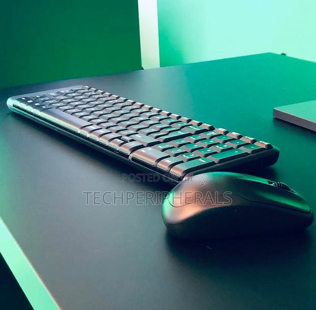 Wireless Original Logitech Mk220 Keyboard and Mouse Combo · Photo 2