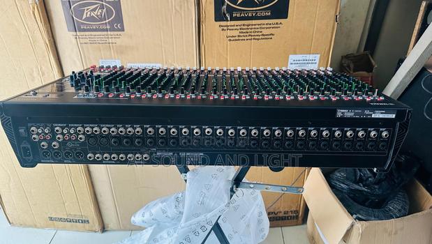 Yamaha Mgp32x 32 - Channels Live Mixer · Photo 3