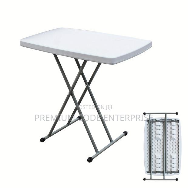 Adjustable Folding Plastic Garden Table · Photo 3