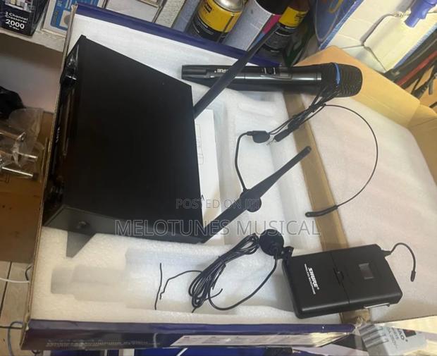 Shure Klv3 Hand and Lapel Professional Wireless Microphone System · Photo 3