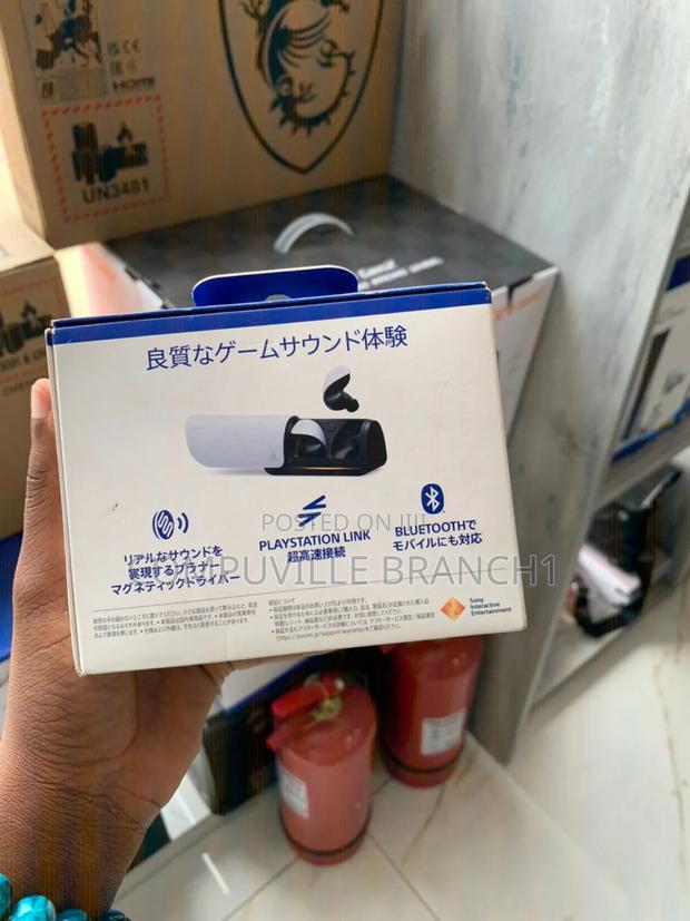 Sony Pulse Explore Earbuds · Photo 2