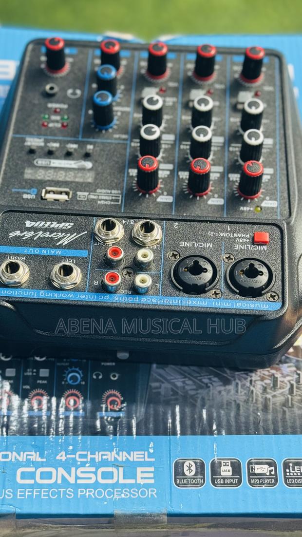 Professional 4- Channel Mixer Console · Photo 4