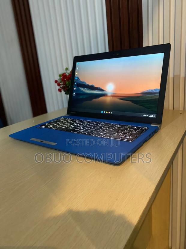 Laptop Toshiba Tecra R950 16GB Intel HDD 500GB · Photo 2