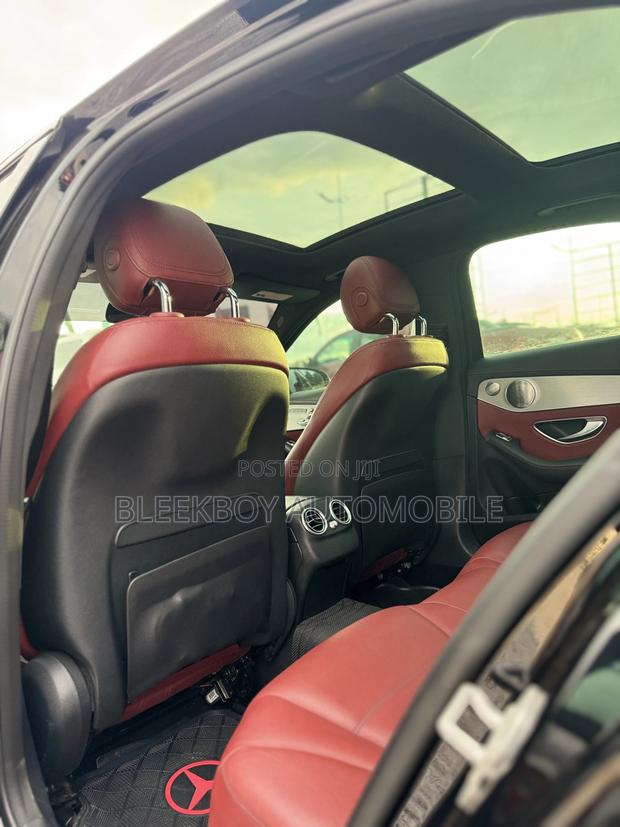 Mercedes-Benz C300 2016 Black · Photo 7