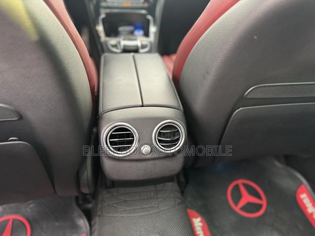 Mercedes-Benz C300 2016 Black · Photo 8