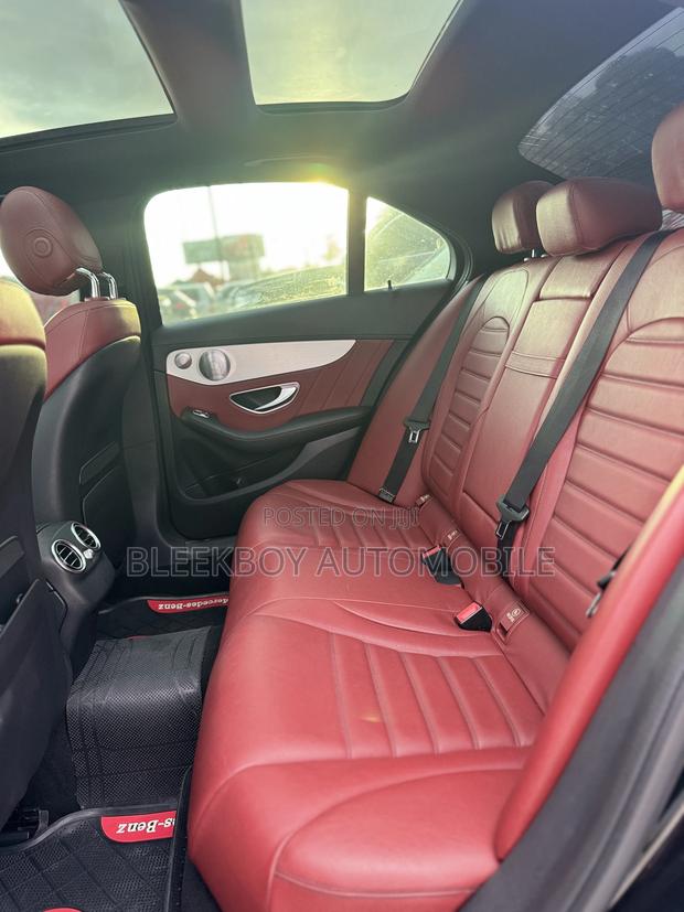 Mercedes-Benz C300 2016 Black · Photo 6
