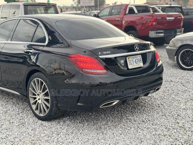 Mercedes-Benz C300 2016 Black · Photo 4