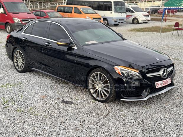 Mercedes-Benz C300 2016 Black · Photo 3