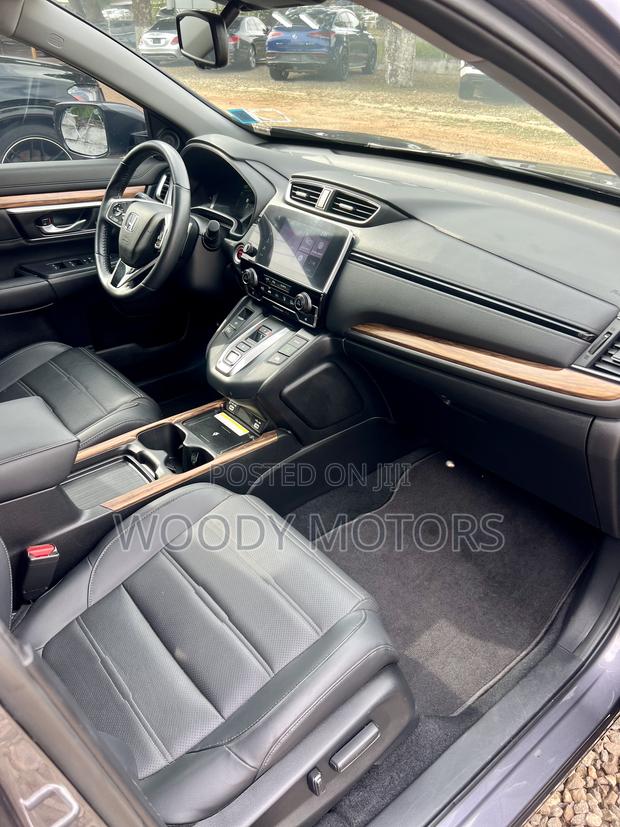 Honda CR-V Touring 2022 Gray · Photo 8