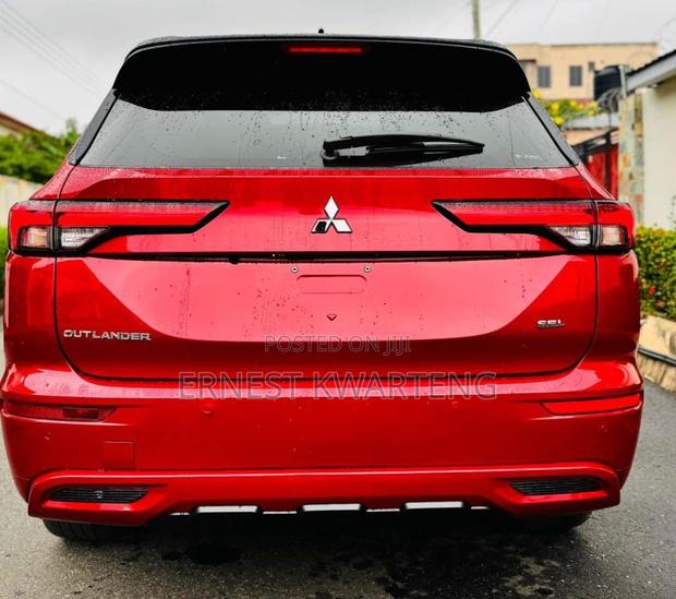 Mitsubishi Outlander 2024 Red · Photo 2