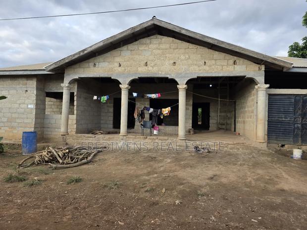 6bdrm House in Fredimens Real, Atwima Kwanwoma for sale · Photo 1