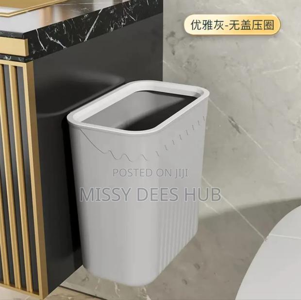 Portable Hanging Waste Bin · Photo 2