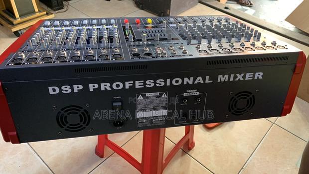 Yamaha Bix 16 Channel Power Mixer · Photo 2