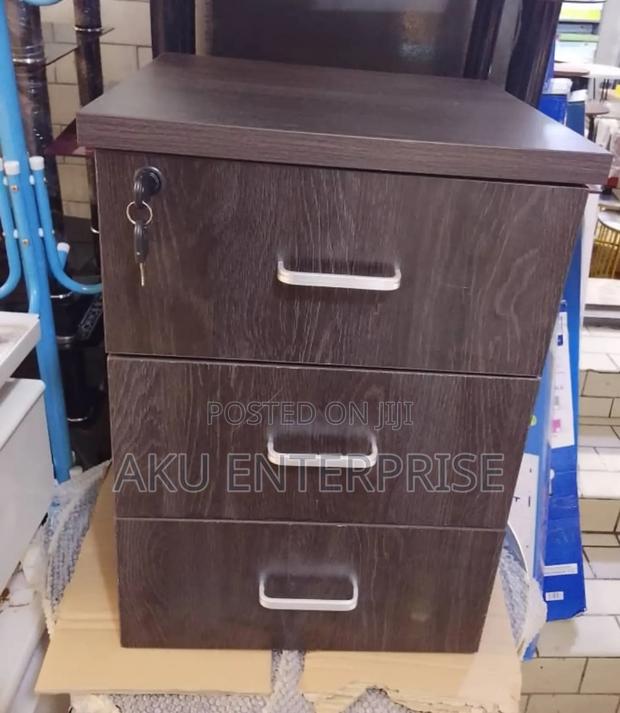 Side Drawer · Photo 1