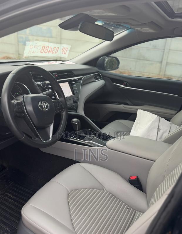 Toyota Camry SE FWD (2.5L 4cyl 8AM) 2018 Green · Photo 5