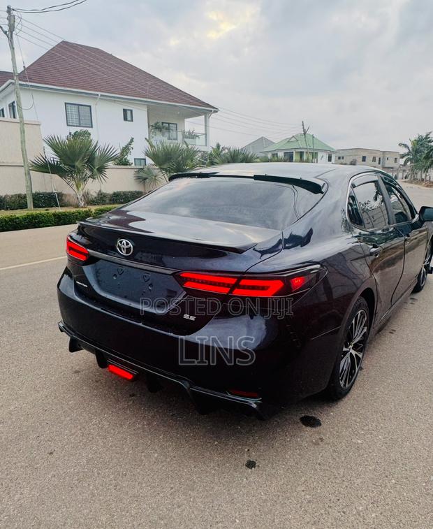 Toyota Camry SE FWD (2.5L 4cyl 8AM) 2018 Green · Photo 8