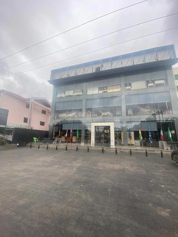 3400 Square Meter Space for Rent at Westland · Photo 2
