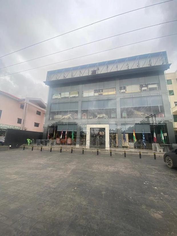 3400 Square Meter Space for Rent at Westland · Photo 3