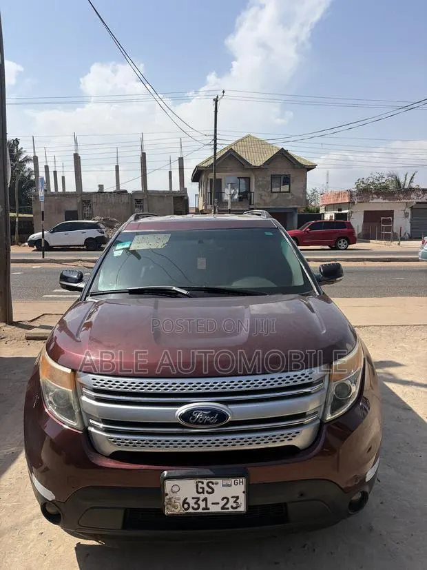 Ford Explorer XLT 4dr SUV (3.5L 6cyl 6A) 2015 Red · Photo 1