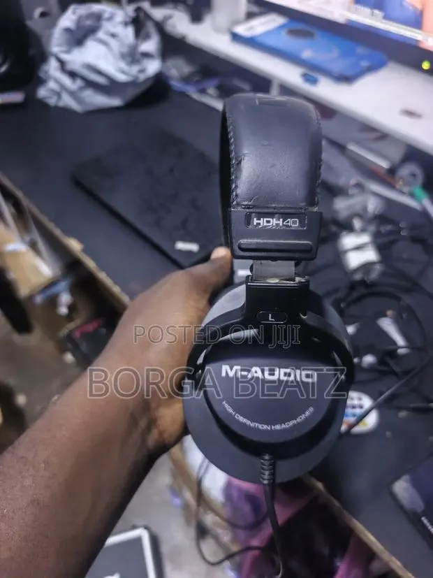 M-Audio HDH40 Studio Headset · Photo 1