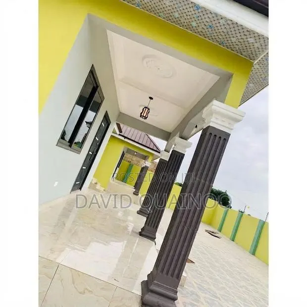 Furnished 4bdrm House in Not Estate, Budumburam for sale · Photo 1