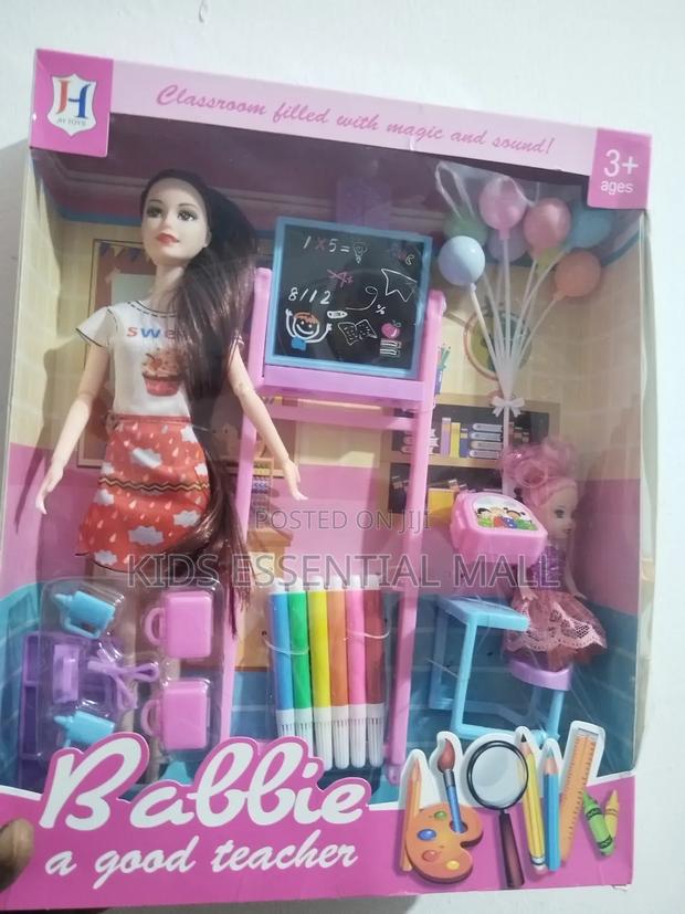 Barbie a Good Teacher Sef · Photo 1