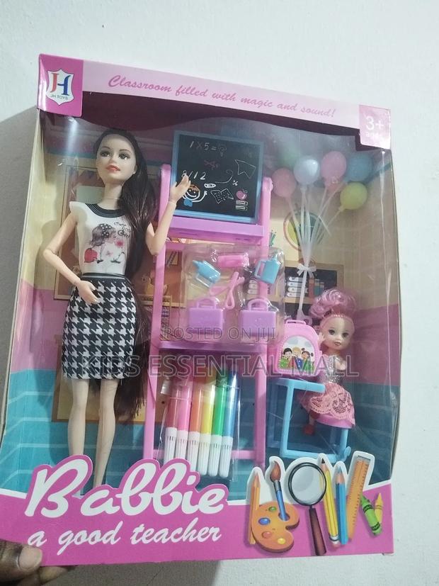 Barbie a Good Teacher Sef · Photo 2