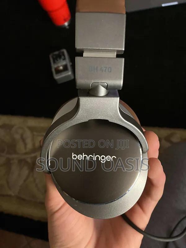 Behringer Bh470 Studio Monitoring Headphones · Photo 4