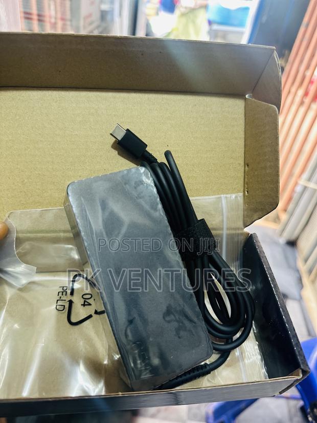 Type C Lenovo Charger · Photo 2