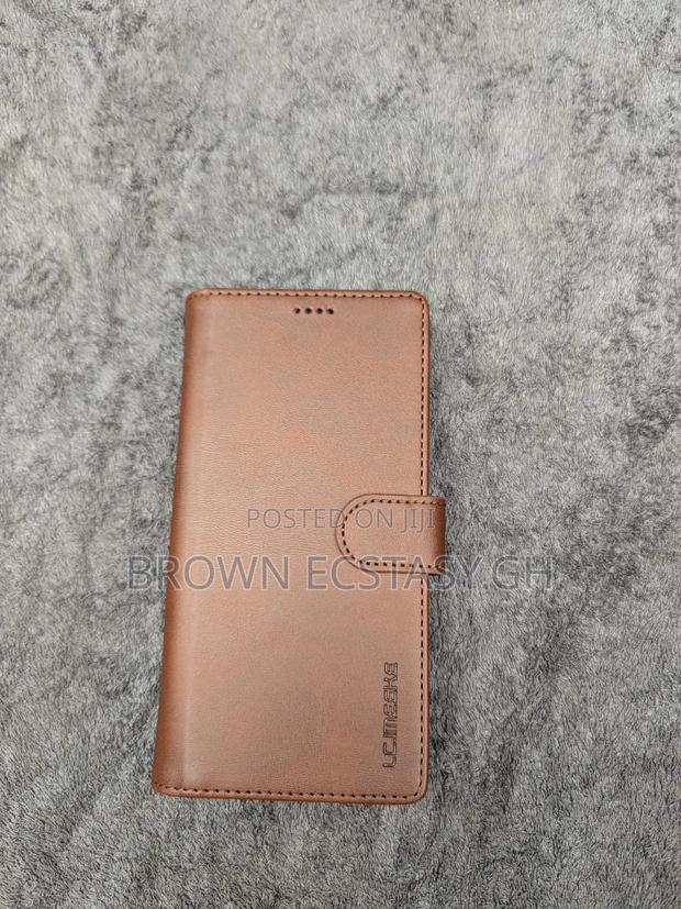 Z Fold 7 Leather Case · Photo 2