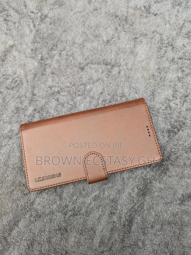 Z Fold 7 Leather Case · Photo 6