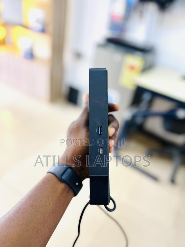 Dell W19 Docking Station · Photo 4